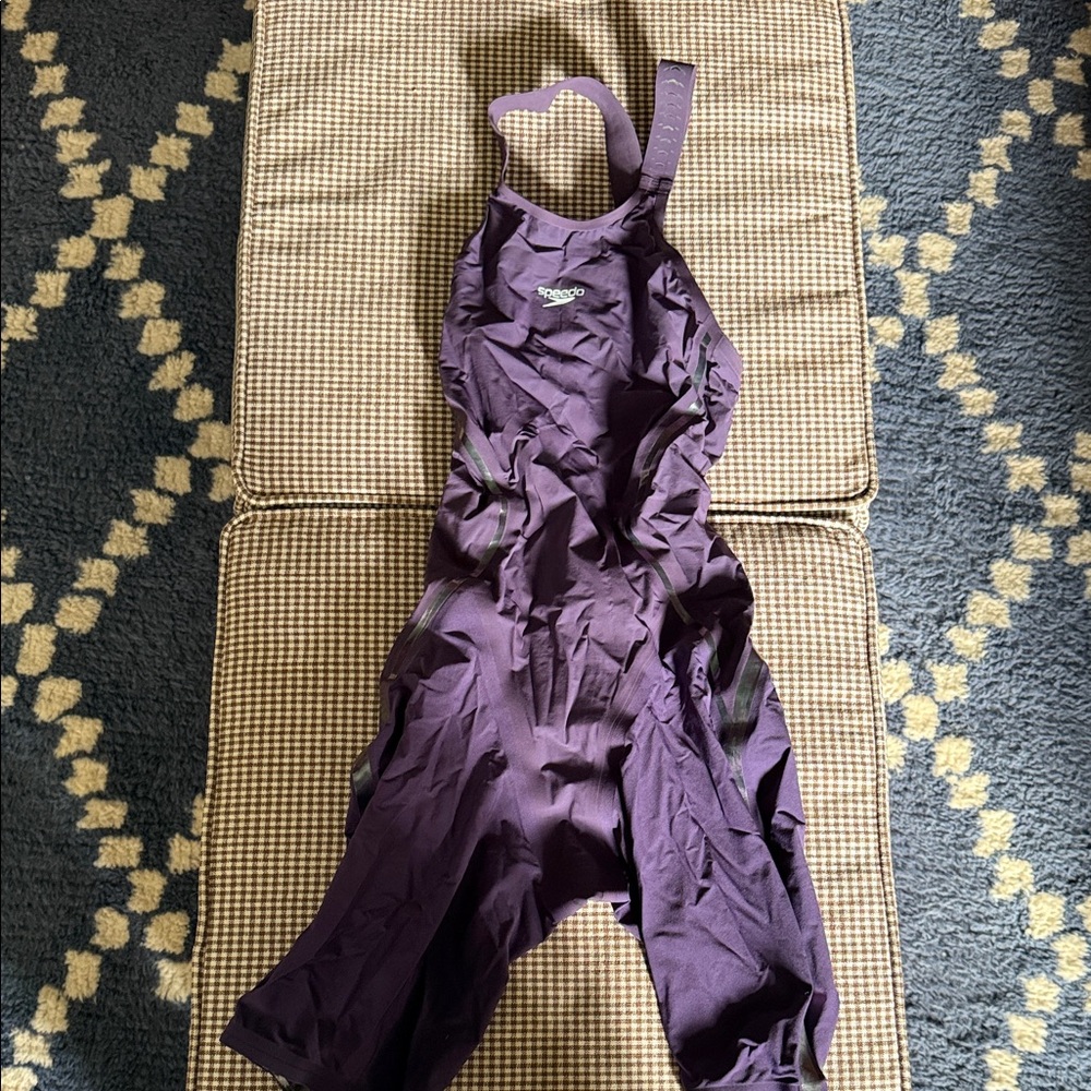Speedo Size 25 Dark Purple Open Back Kneeskin